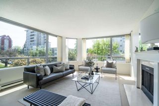 Photo 2: 1 5885 YEW Street in Vancouver: Kerrisdale Condo for sale (Vancouver West)  : MLS®# R2780134