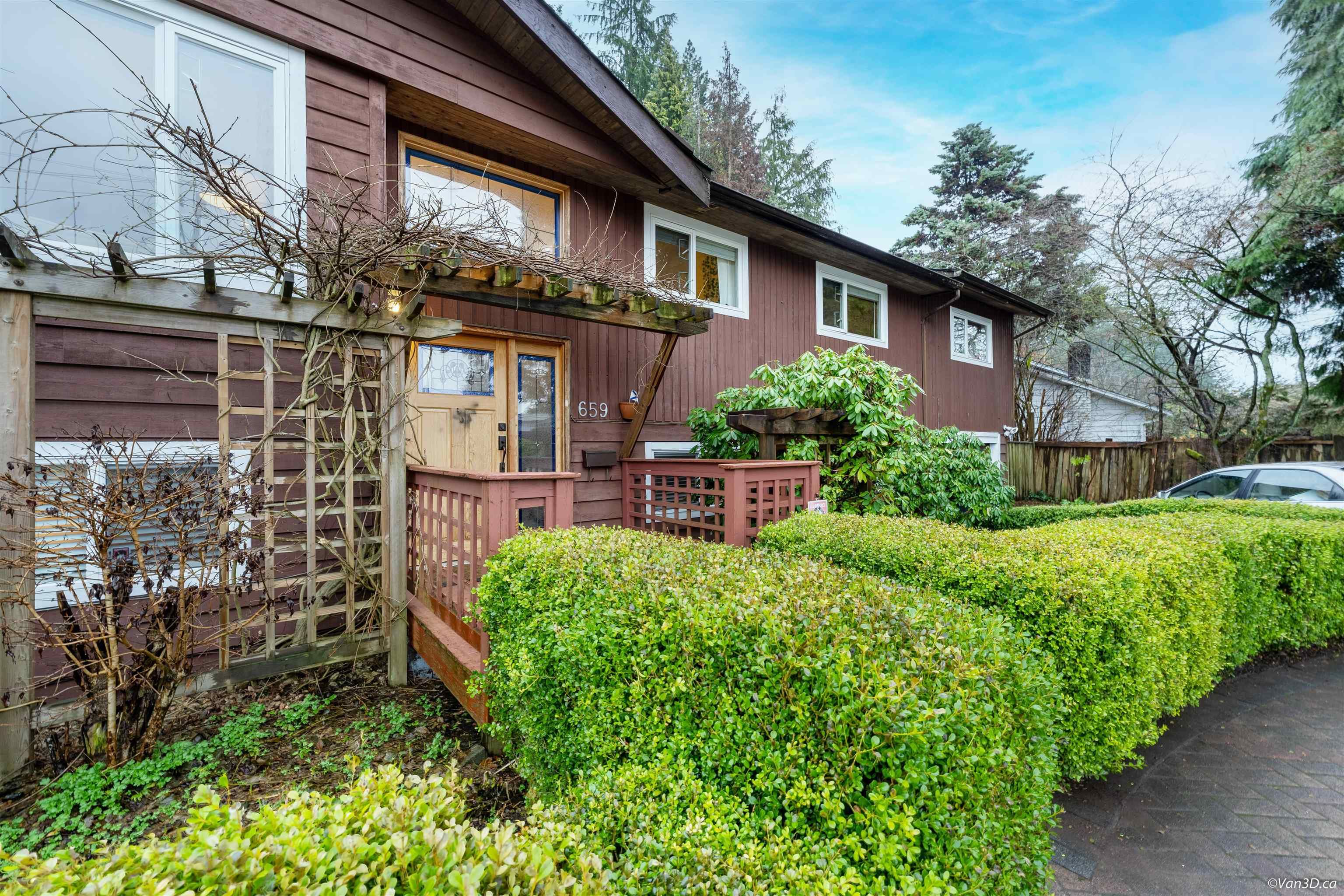 Main Photo: 659 WILMOT Street in Coquitlam: Central Coquitlam House for sale : MLS®# R2749919
