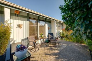 Photo 1: 20 4140 Interurban Rd in Saanich: SW Strawberry Vale Row/Townhouse for sale (Saanich West)  : MLS®# 921054