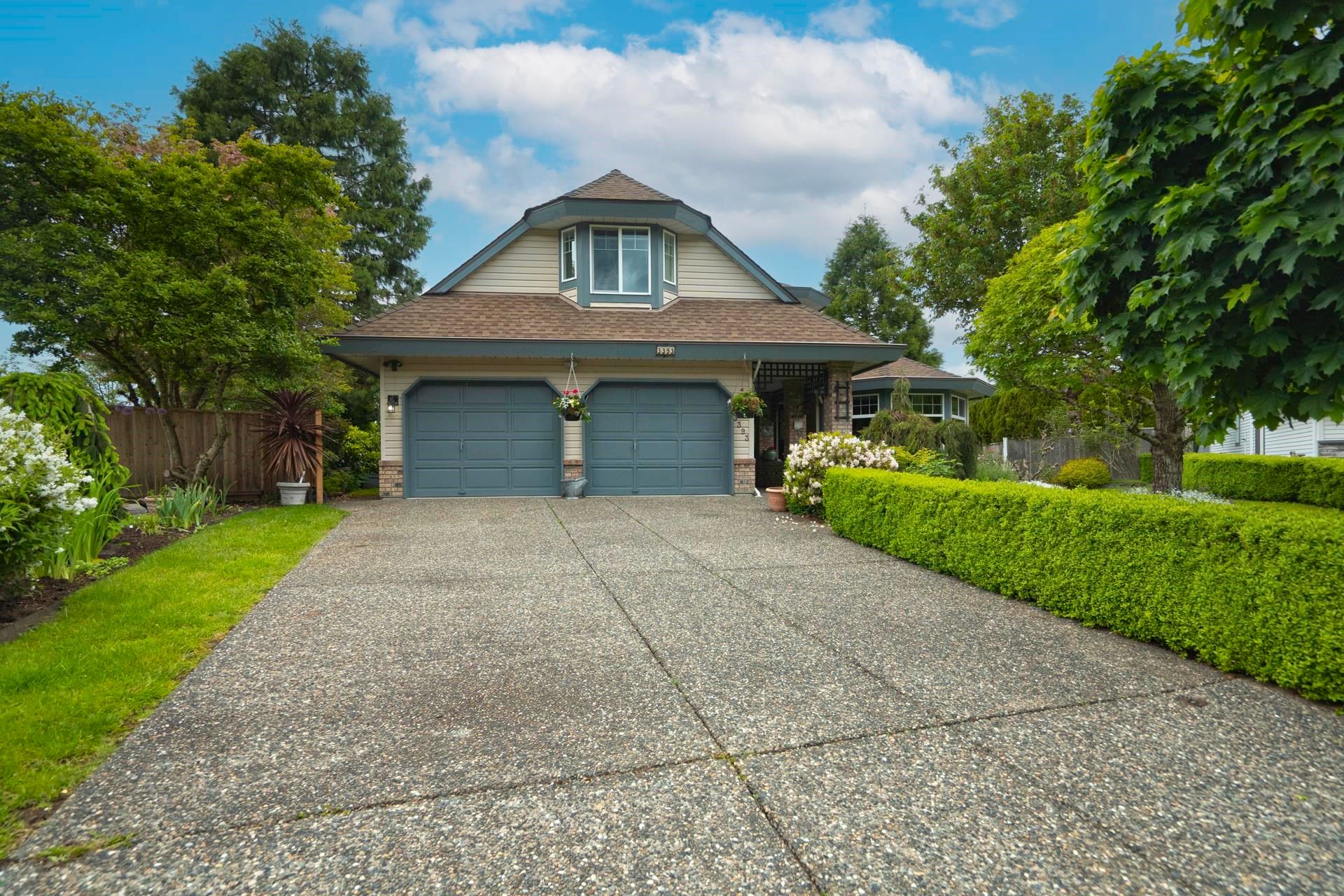Main Photo: 3393 198A Street in Langley: Brookswood Langley House for sale in "MEADOWBROOK" : MLS®# R2693395