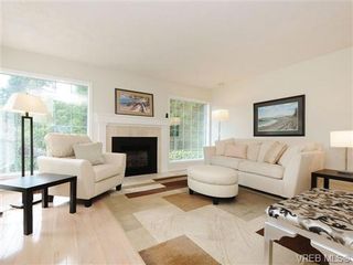 Photo 2: 990 Scottswood Close in VICTORIA: SE Broadmead House for sale (Saanich East)  : MLS®# 715471