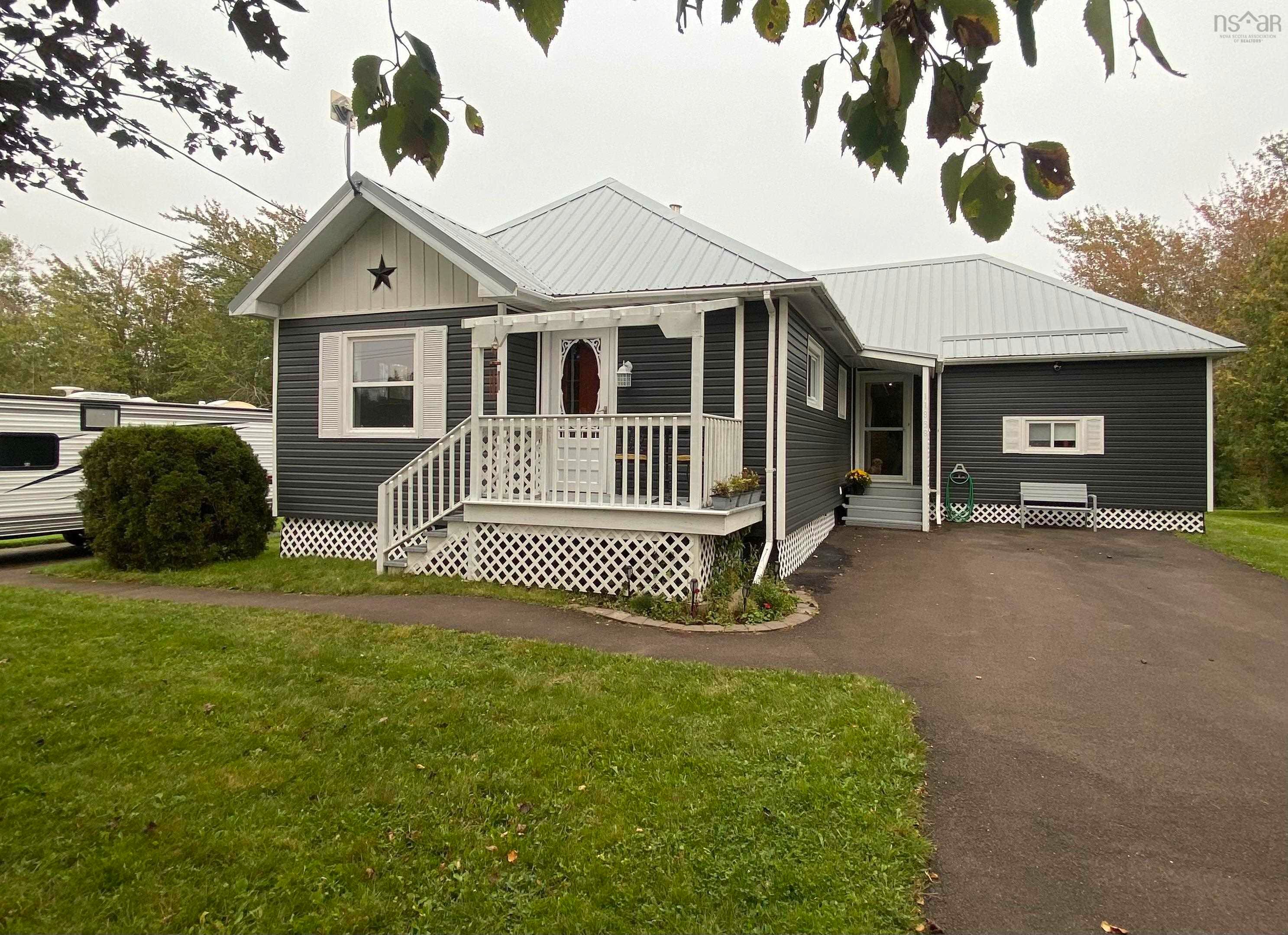 Main Photo: 11838 Highway 2 in Leamington: 102S-South of Hwy 104, Parrsboro Residential for sale (Northern Region)  : MLS®# 202320619