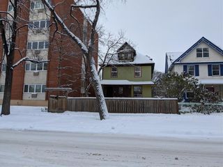 Photo 2: 73 Furby Street in Winnipeg: West Broadway Residential for sale (5A)  : MLS®# 202127630