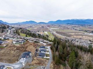 Photo 5: 33 8295 NIXON Road in Chilliwack: Eastern Hillsides House for sale in "Camden at the Falls" : MLS®# R2744663