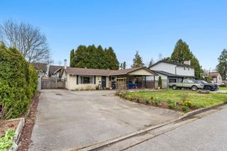 Photo 1: 22942 GILLEY Avenue in Maple Ridge: East Central House for sale : MLS®# R2870595