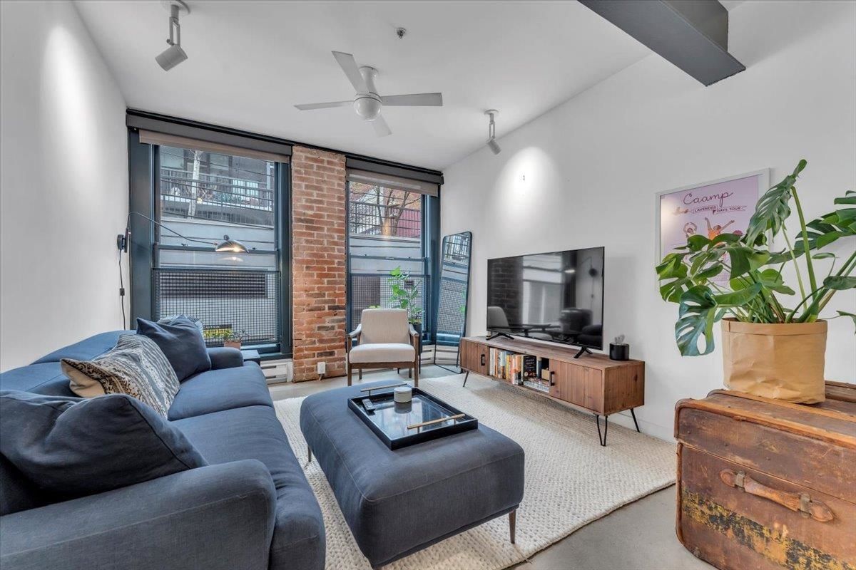 Main Photo: 204 53 W HASTINGS Street in Vancouver: Downtown VW Condo for sale in "PARIS BLOCK" (Vancouver West)  : MLS®# R2765074