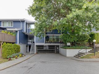 Photo 2: 35 9101 FOREST GROVE Drive in Burnaby: Forest Hills BN Townhouse for sale in "ROSSMOOR" (Burnaby North)  : MLS®# R2616608
