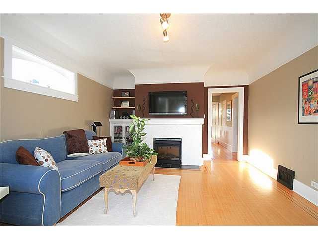 Photo 2: Photos: 645 SKEENA Street in Vancouver: Renfrew VE House for sale (Vancouver East)  : MLS®# V1101434