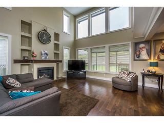 Photo 2: 2311 CHARDONNAY Lane in Abbotsford: Aberdeen House for sale in "Pepin Brook Estates" : MLS®# R2468614