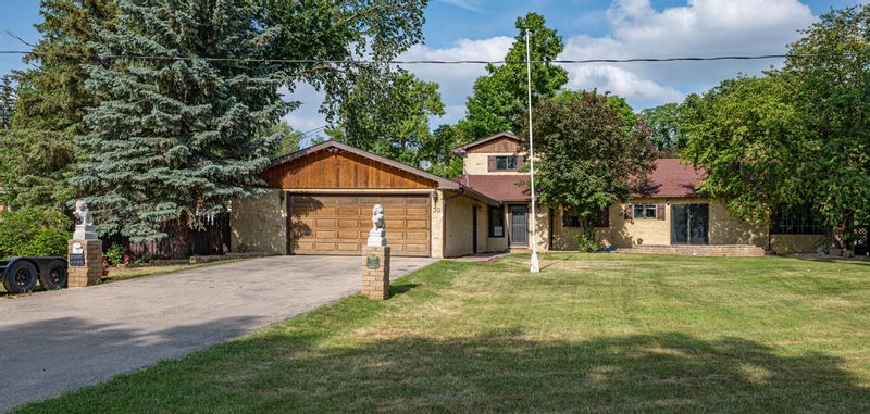 FEATURED LISTING: 30 Yellowquill Trail Portage la Prairie RM