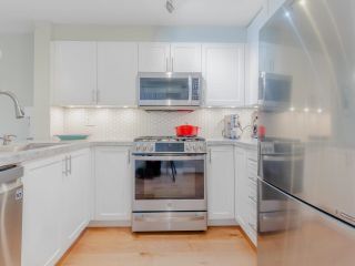 Photo 3: 303 2741 E HASTINGS Street in Vancouver: Hastings Sunrise Condo for sale in "THE RIVIERA" (Vancouver East)  : MLS®# R2749135