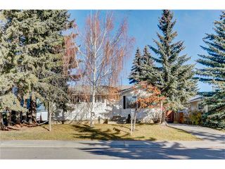 Photo 1: 5612 LADBROOKE Drive SW in Calgary: Lakeview House for sale : MLS®# C4036600