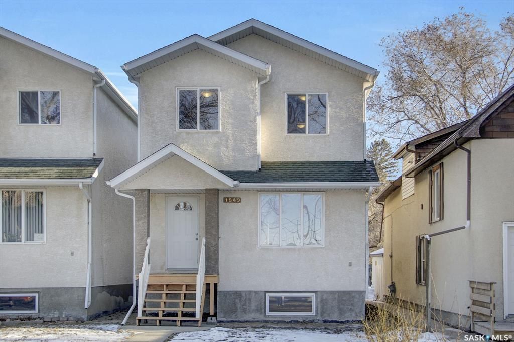 Main Photo: 1849 Robinson Street in Regina: Cathedral RG Residential for sale : MLS®# SK956040