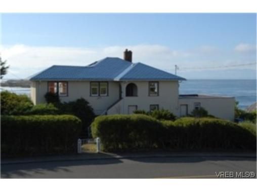 Main Photo: 629 Beach in Victoria: Single Family Detached for sale (Oak Bay)  : MLS®# 253125