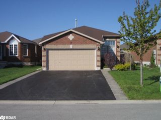 Main Photo: 28 KRAUS Road in Barrie: House for sale
