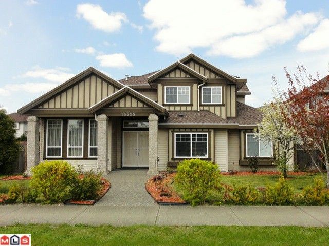 Main Photo: 18925 64TH Avenue in Surrey: Cloverdale BC House for sale (Cloverdale)  : MLS®# F1111649