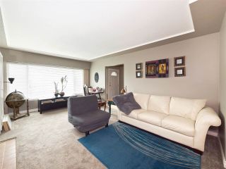 Photo 3: 5957 NEVILLE Street in Burnaby: South Slope House for sale (Burnaby South)  : MLS®# R2270478