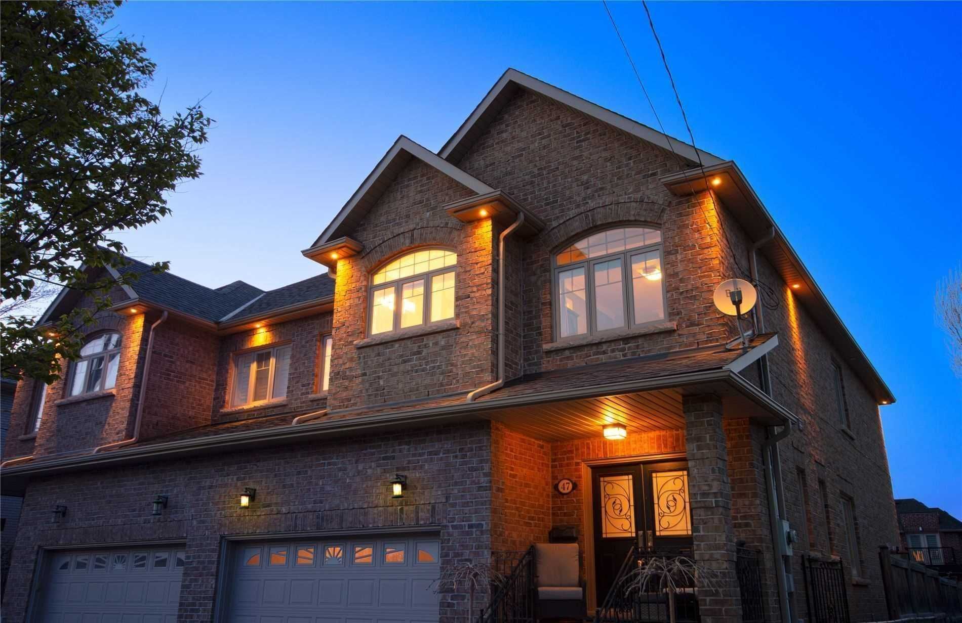 Main Photo: 47 Benson Avenue in Mississauga: Port Credit House (2-Storey) for sale : MLS®# W5644258