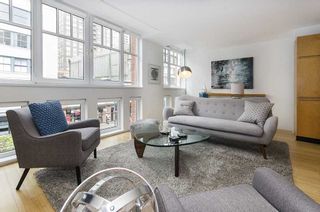 Photo 2: 301 1072 Hamilton Street in Crandall: Yaletown Home for sale () 