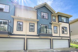 Photo 1: 617 Mckenzie Towne Square SE in Calgary: McKenzie Towne Row/Townhouse for sale : MLS®# A2052886