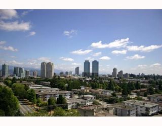 Photo 2: 1405 4194 MAYWOOD Street in Burnaby: Metrotown Condo for sale in "PARK AVENUE TOWERS" (Burnaby South)  : MLS®# V778073