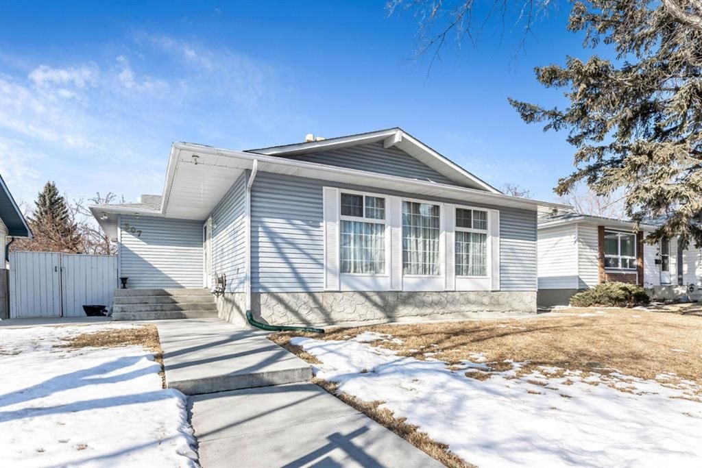 Main Photo: 307 Whiteview Road NE in Calgary: Whitehorn Detached for sale : MLS®# A1184956