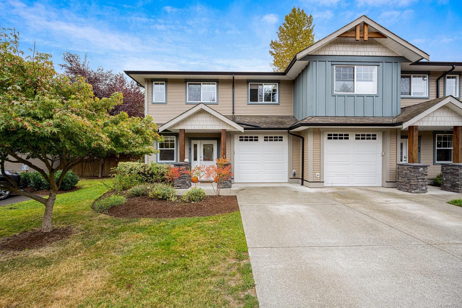 Main Photo: 42 2112 Cumberland Rd in Courtenay: CV Courtenay City Row/Townhouse for sale (Comox Valley)  : MLS®# 917364