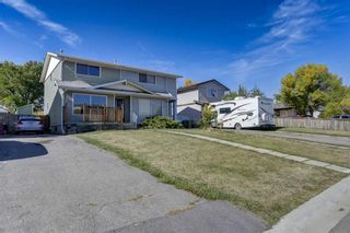 Photo 3: 51A Fonda Green SE in Calgary: Forest Heights Semi Detached (Half Duplex) for sale : MLS®# A2002293