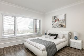 Photo 12: 14481 MAGDALEN Crescent: White Rock House for sale (South Surrey White Rock)  : MLS®# R2483183