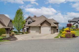Photo 1: 35723 HAWKSVIEW Place in Abbotsford: Abbotsford East House for sale : MLS®# R2690649