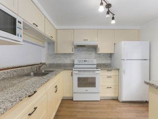 Photo 10: 6 960 W 13TH Avenue in Vancouver: Fairview VW Townhouse for sale in "BRICKHOUSE" (Vancouver West)  : MLS®# R2381516