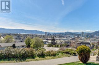 Photo 33: 892 Mount Royal Drive in Kelowna: House for sale : MLS®# 10312978