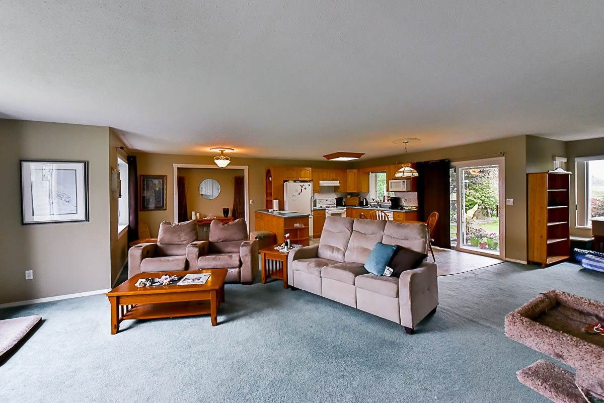 Photo 4: Photos: 45240 BLUEJAY Avenue in Sardis: Sardis West Vedder Rd House for sale : MLS®# R2112379