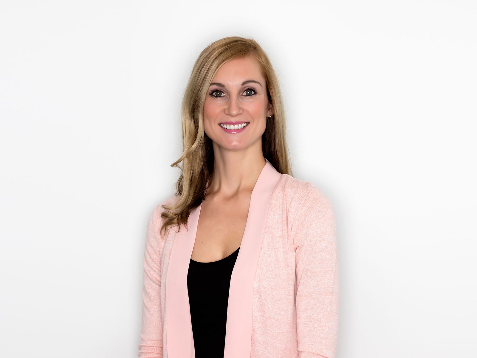 Welcome to 460 Realty, Danielle Armet
