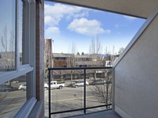 Photo 4: 307 3638 W BROADWAY Street in Vancouver: Kitsilano Condo for sale in "CORAL COURT" (Vancouver West)  : MLS®# R2354211