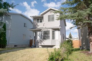 Photo 2: 11 Martinview Crescent NE in Calgary: Martindale Detached for sale : MLS®# A1257379