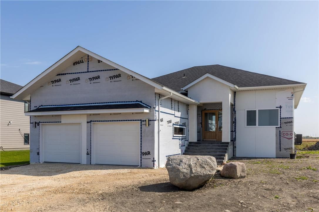 Main Photo: 101 Birchwood Lane in Mitchell: House for sale : MLS®# 202325948