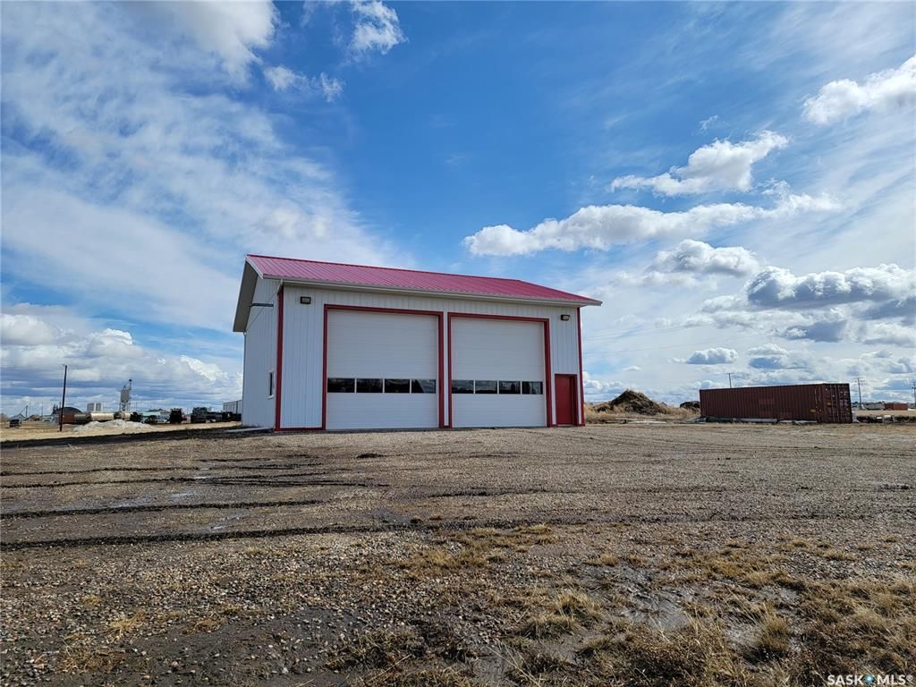 Main Photo: 104 1st Avenue South in Unity: Commercial for sale : MLS®# SK890274