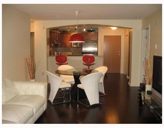 Photo 1: 212 2951 SILVER SPRINGS Boulevard in Coquitlam: Westwood Plateau Condo for sale : MLS®# V804229