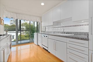 Photo 19: 402 1550 W 15TH Avenue in Vancouver: Fairview VW Condo for sale in "Bing Thom Building" (Vancouver West)  : MLS®# R2504377
