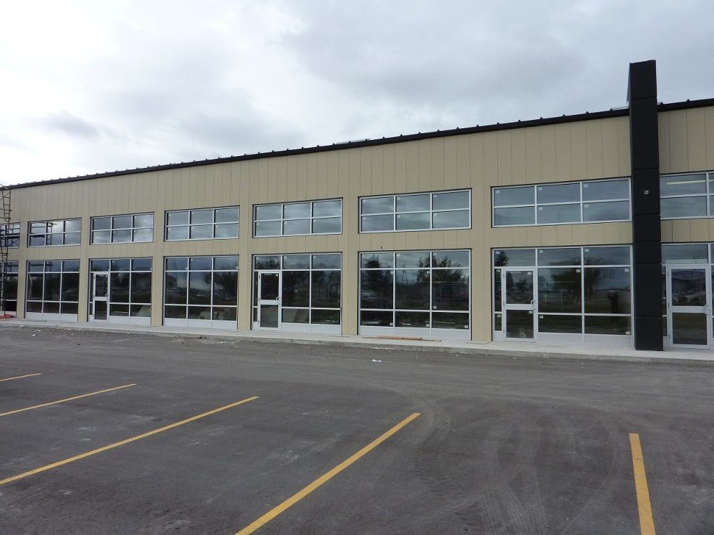 Main Photo: 200 400 Fort Whyte Way in Winnipeg: Industrial / Commercial / Investment for lease (South West Winnipeg) 