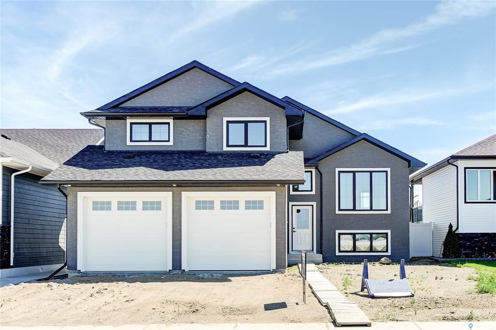 Main Photo: 819 Weir Crescent in Warman: Residential for sale : MLS®# SK884157