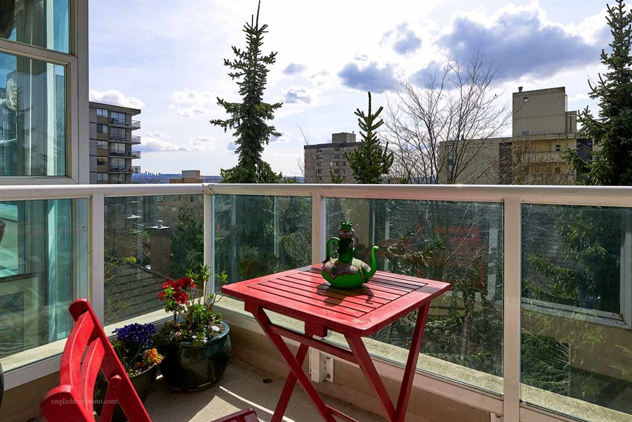Main Photo: 502 567 LONSDALE Avenue in North Vancouver: Lower Lonsdale Condo for sale in "CAMELIA" : MLS®# R2051345