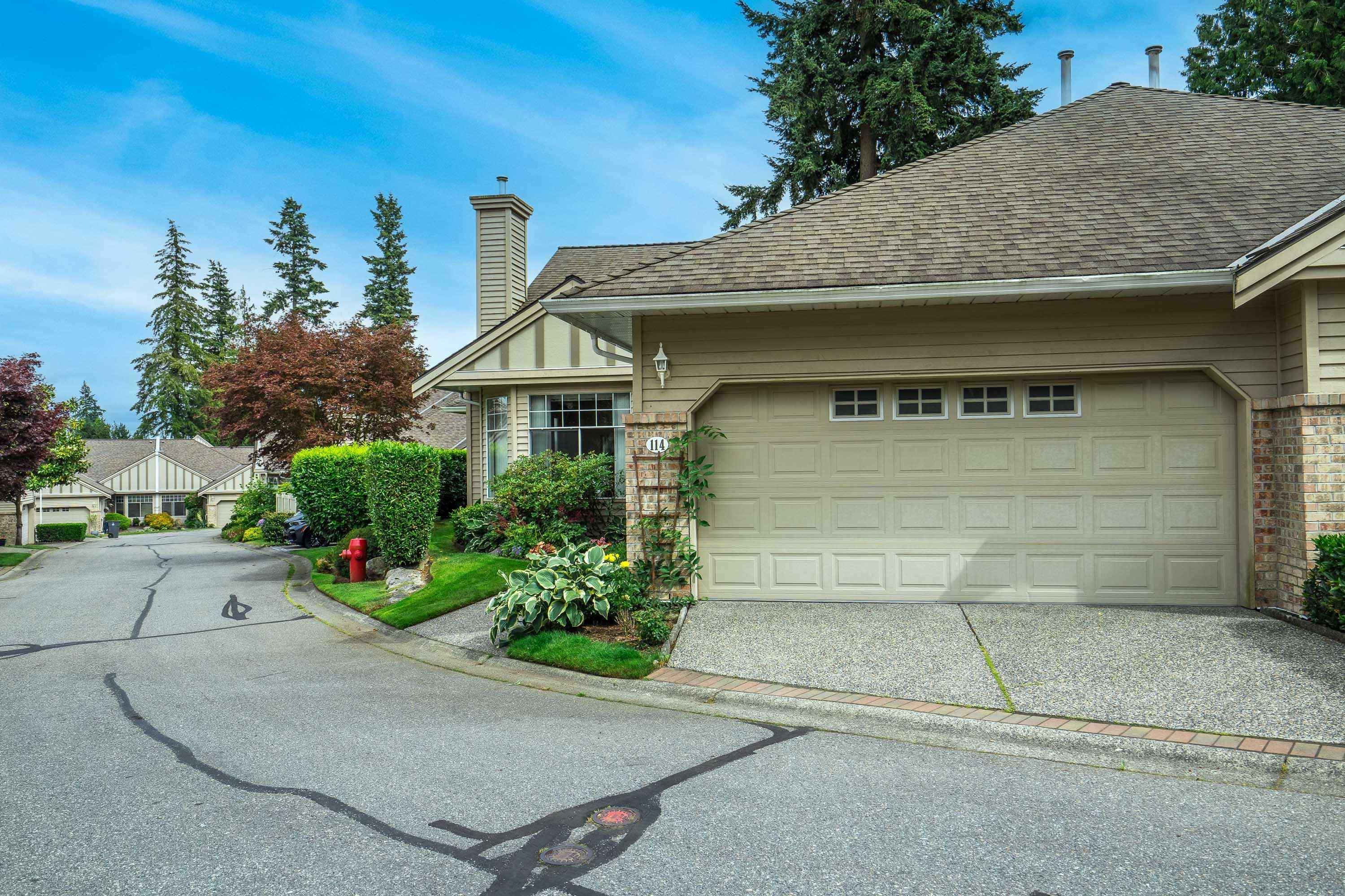 Main Photo: 114 2533 152 Street in Surrey: Sunnyside Park Surrey Townhouse for sale in "Bishop's Green" (South Surrey White Rock)  : MLS®# R2710925