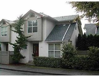 Photo 1: 4 920 TOBRUCK AV in North Vancouver: Home for sale : MLS®# V617502