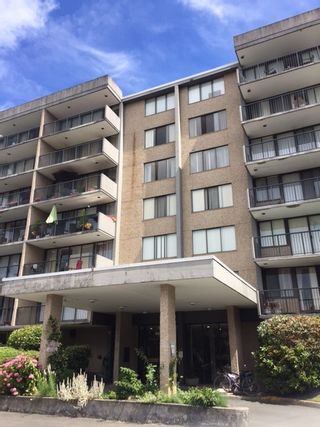 Photo 1: 702 9320 PARKSVILLE Drive in Richmond: Boyd Park Condo for sale in "MASTERES GREEN" : MLS®# R2192097