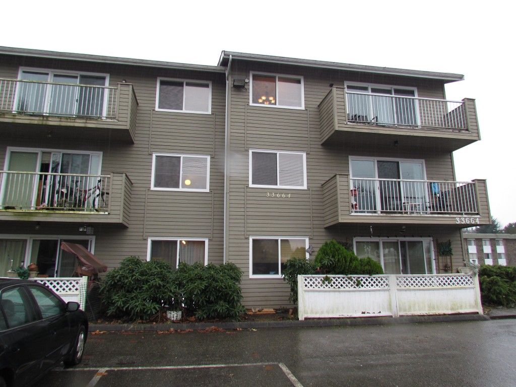 Main Photo: 104 33664 Marshall Road in Abbotsford: Condo for rent