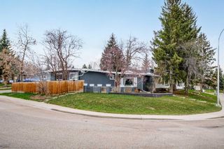 Photo 3: 715 Canterbury Drive SW in Calgary: Canyon Meadows Detached for sale : MLS®# A2130362