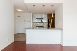 Photo 7: 907 980 COOPERAGE Way in Vancouver: Yaletown Condo for sale in "Cooper's Pointe" (Vancouver West)  : MLS®# R2860174