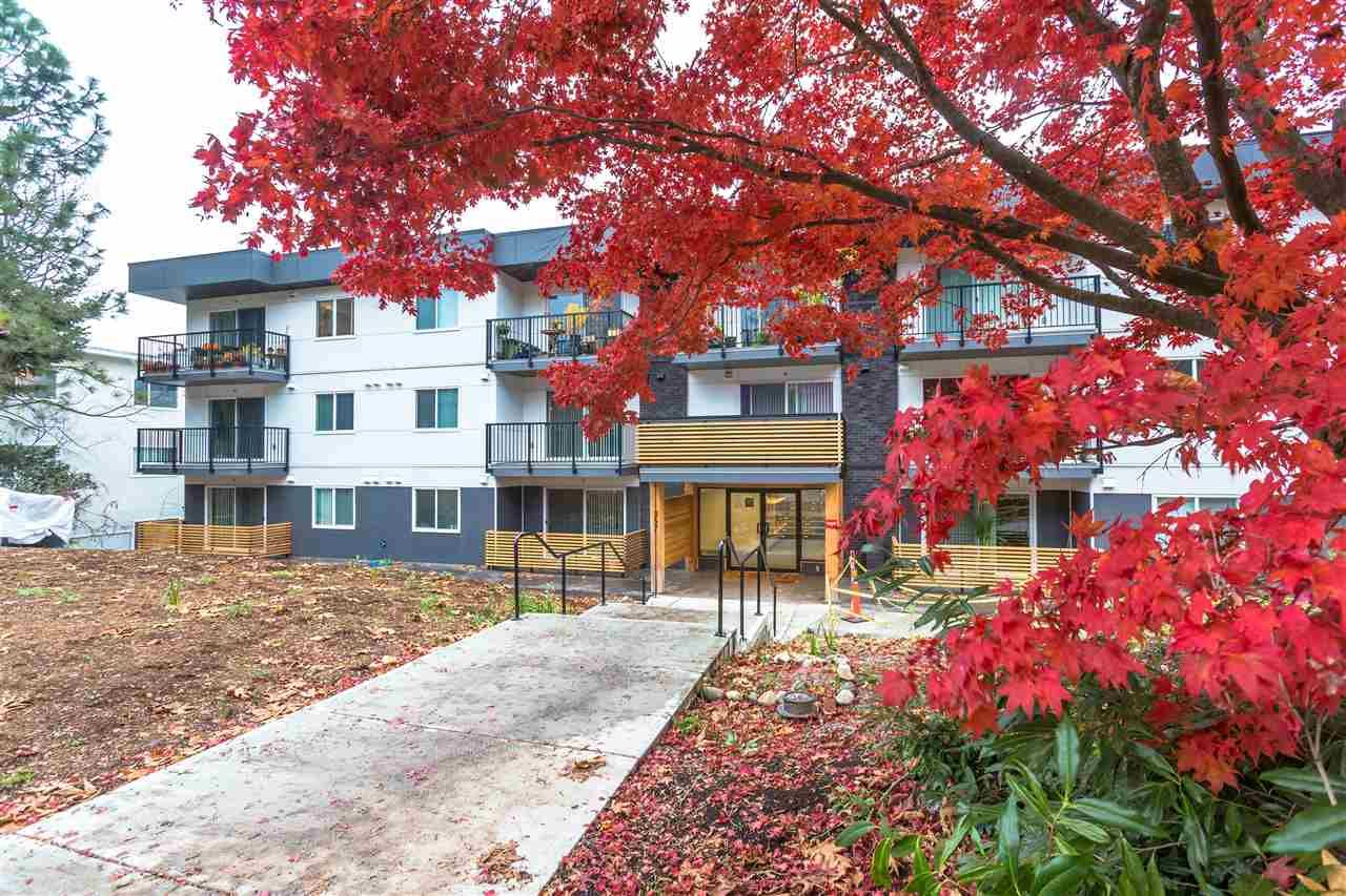 Main Photo: 309 357 E 2ND Street in North Vancouver: Lower Lonsdale Condo for sale in "The Hendricks" : MLS®# R2516596
